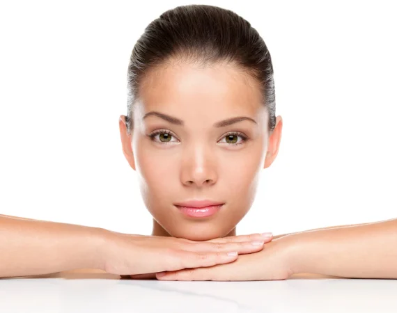 A professional Cryotherapy fat freezing treatment being performed at Beauty by Ruth Liverpool to help sculpt and contour the body.
